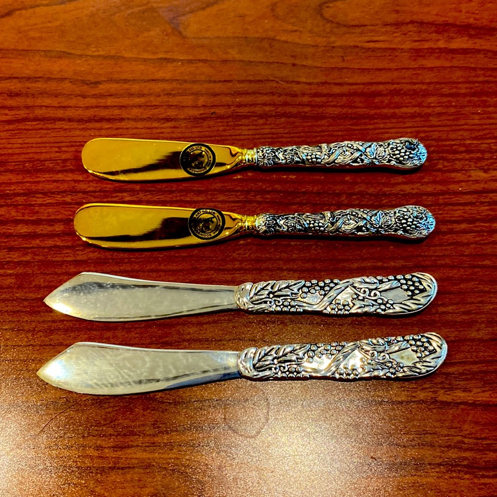 Set of 4 Godinger Silver Art Company Butter Knives